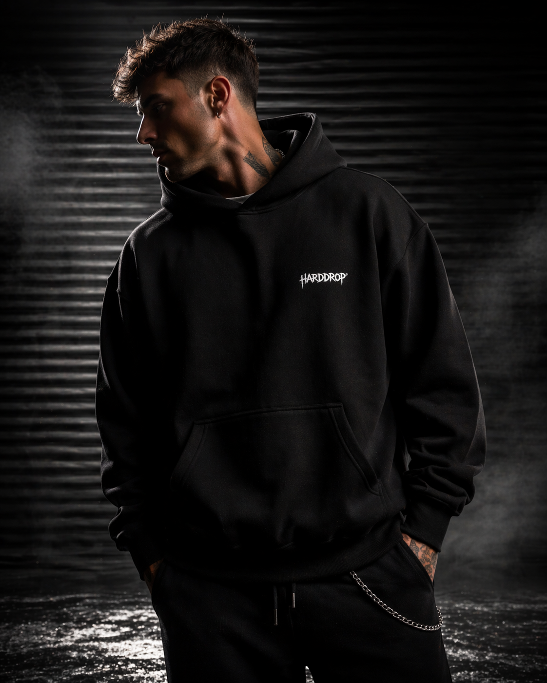HARDDROP DROP IT LOUDER Hardstyle Hoodie Model Vorderansicht